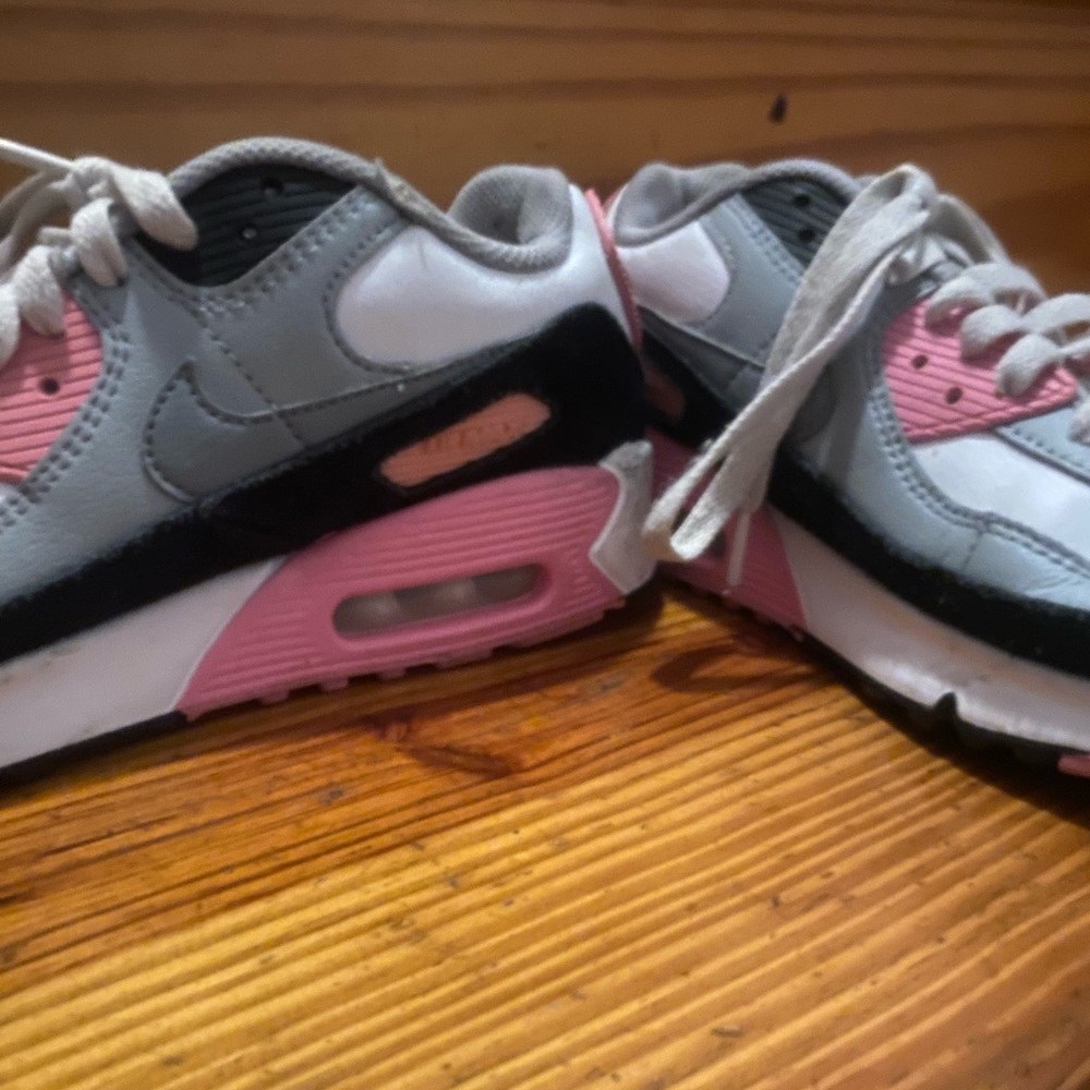 🛍️SOLD🛍️Women Nike Air Max Size:6